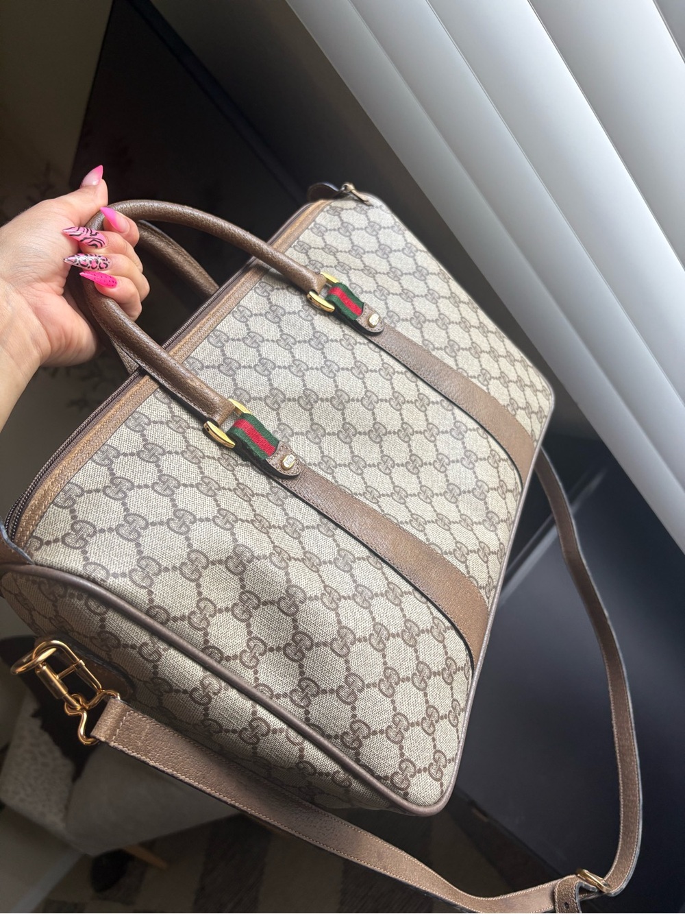 Gucci Business Bag in GG Supreme Canvas - Picture 6 of 16